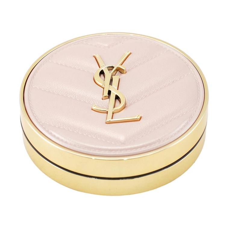 Watery Glow Cushion Foundation - Long-lasting, Concealing, Moisturizing, Finely milled, lightweight, and adheres well to the skin. A must-have for dry skin. 12g #BR10 Pinkish-white skin tone.