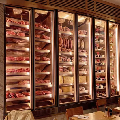 Premium Dry-Aged Steak – Rich Flavor, Tender Texture