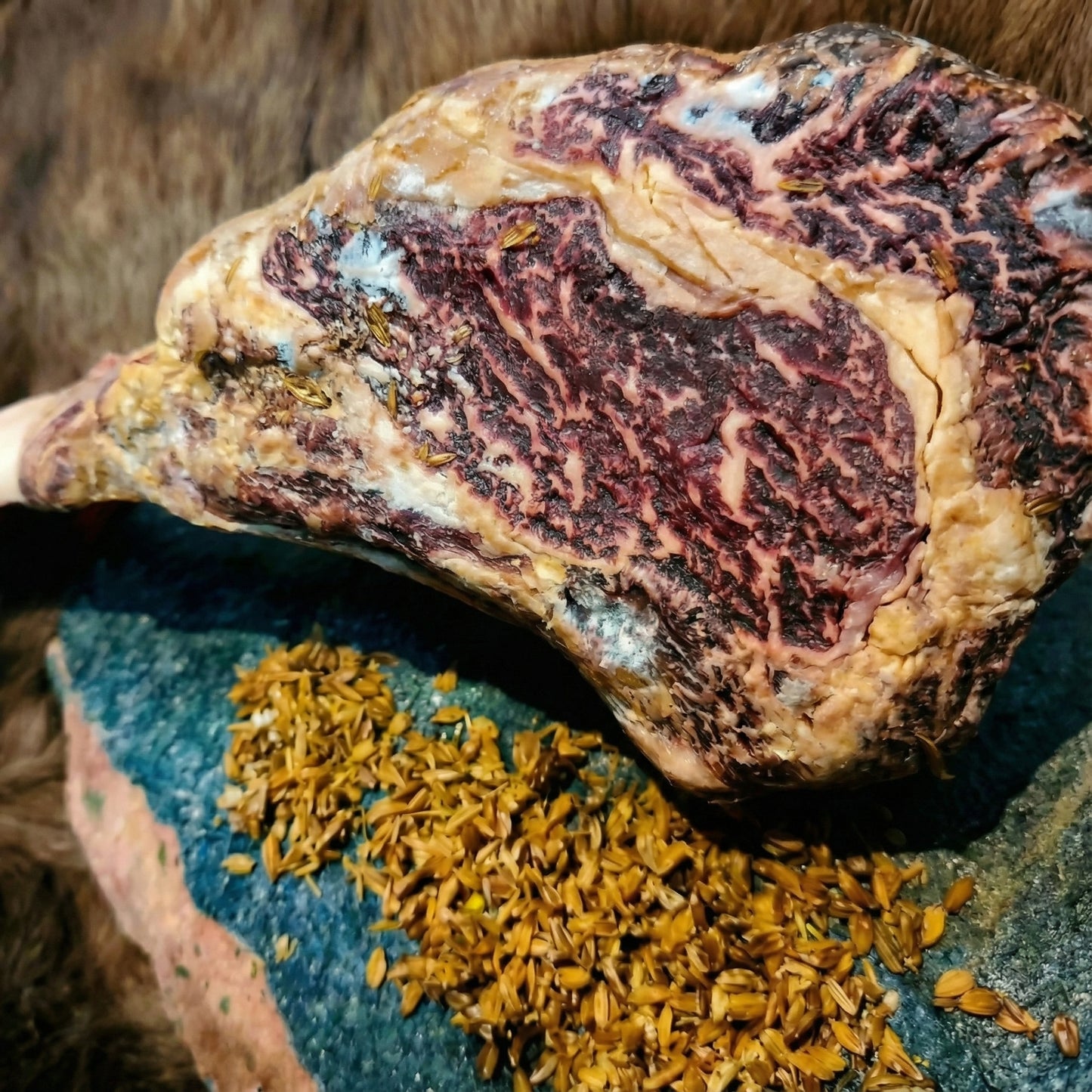 Premium Dry-Aged Steak – Rich Flavor, Tender Texture