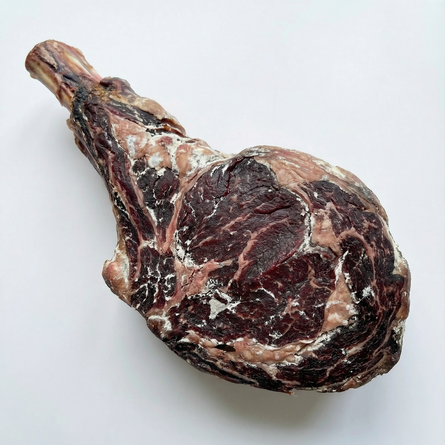 Premium Dry-Aged Steak – Rich Flavor, Tender Texture
